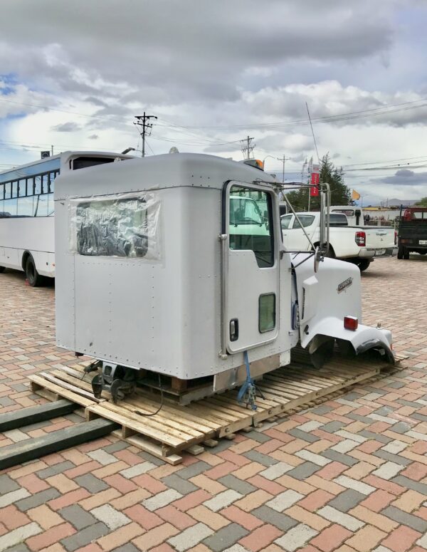 Cabina Cabezal Kenworth T800 Sin Litera - Imagen 7