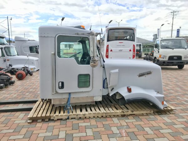Cabina Cabezal Kenworth T800 Sin Litera - Imagen 8