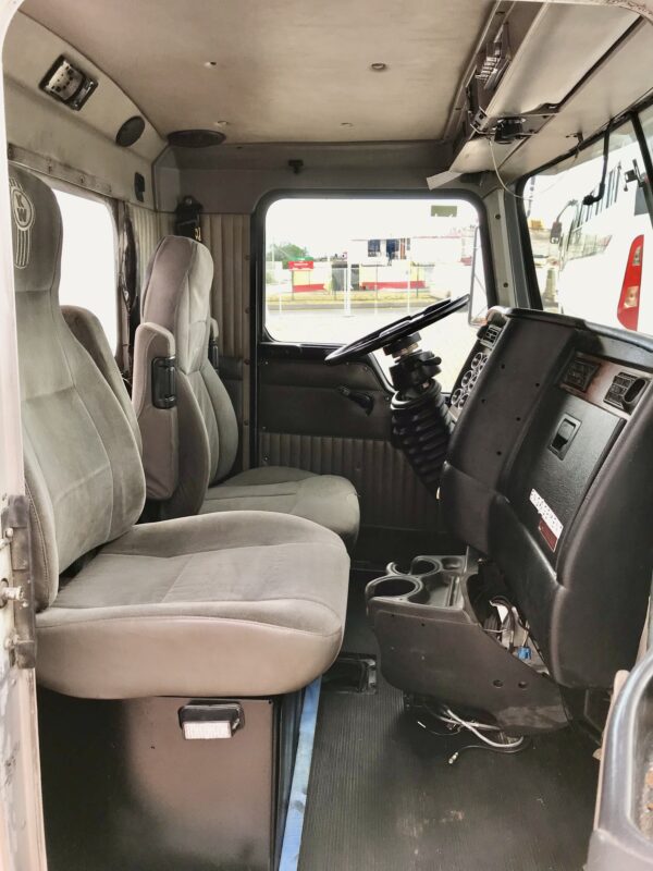 Cabina Cabezal Kenworth T800 Sin Litera - Imagen 10