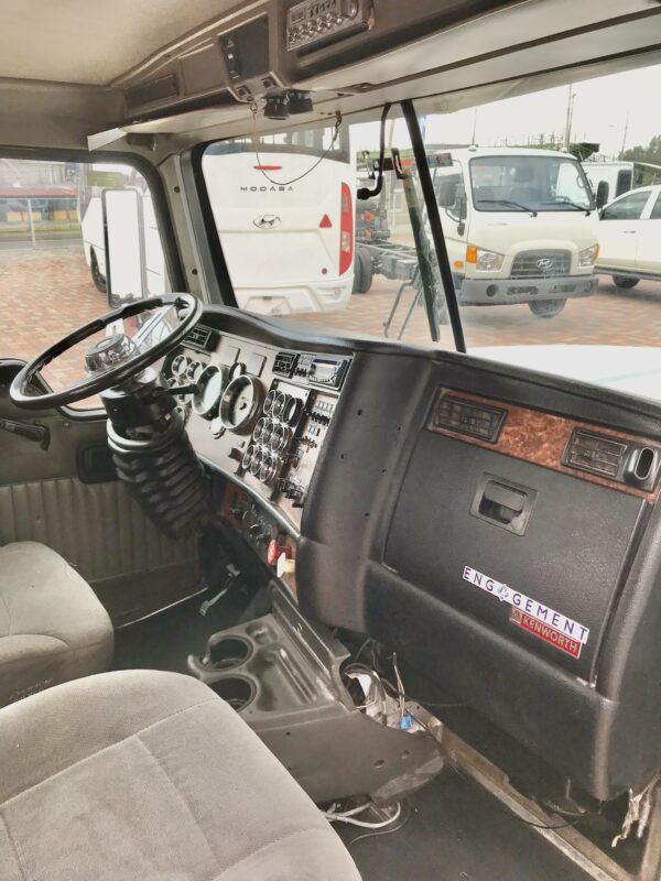 Cabina Cabezal Kenworth T800 Sin Litera - Imagen 11